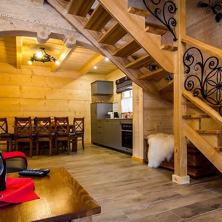 Udanypobyt Domy Highlander House