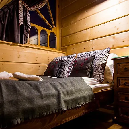 فيلة Udanypobyt Domy Highlander House *