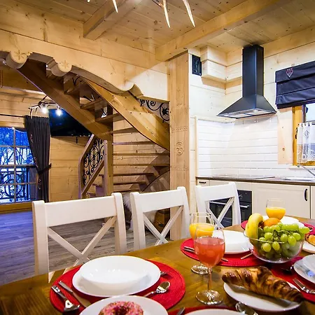 فيلة Udanypobyt Domy Highlander House زاكوباني