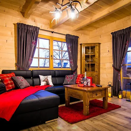فيلة Udanypobyt Domy Highlander House