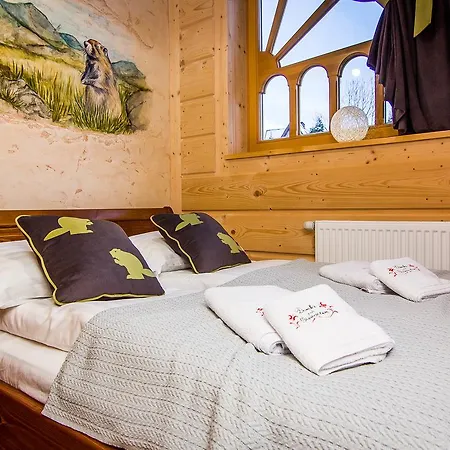 فيلة Udanypobyt Domy Highlander House